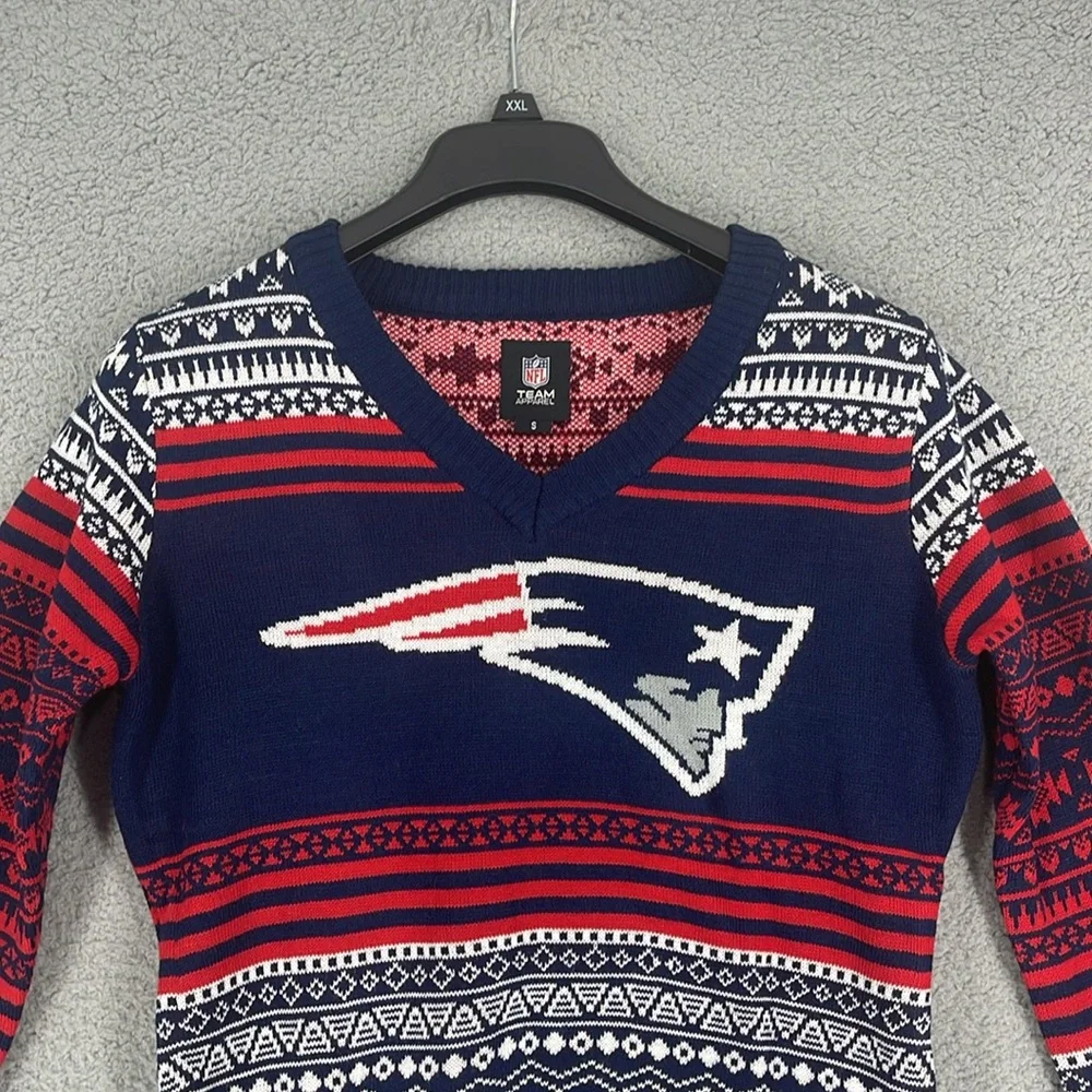 NFL New England Patriots v-neck long sleeve sweater men’s small pullover stretch - Picture 2 of 14